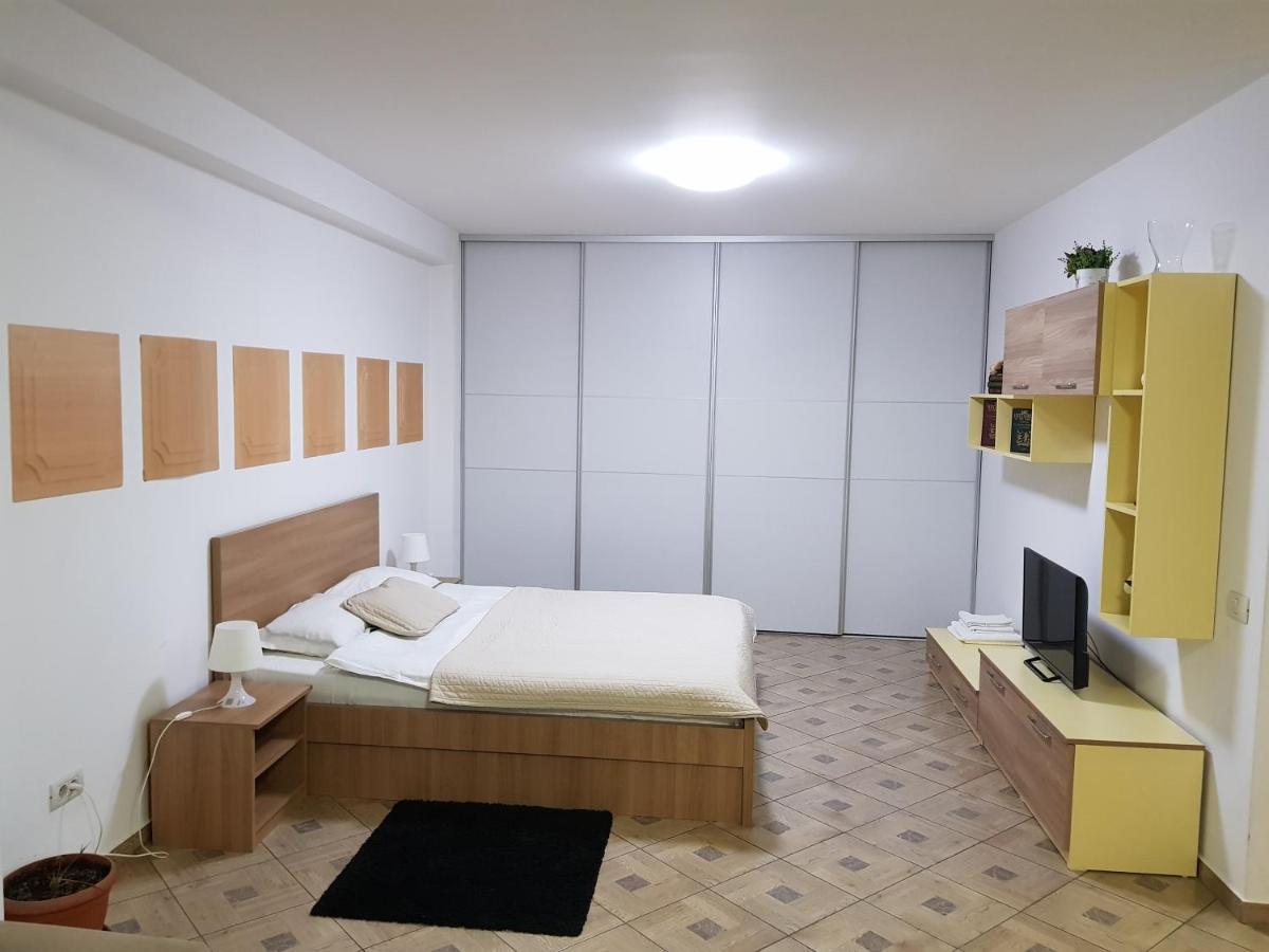 Aparthomes Fundeni Bukarest Exteriör bild