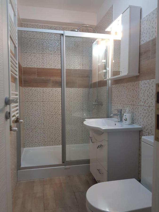 Aparthomes Fundeni Bukarest Exteriör bild