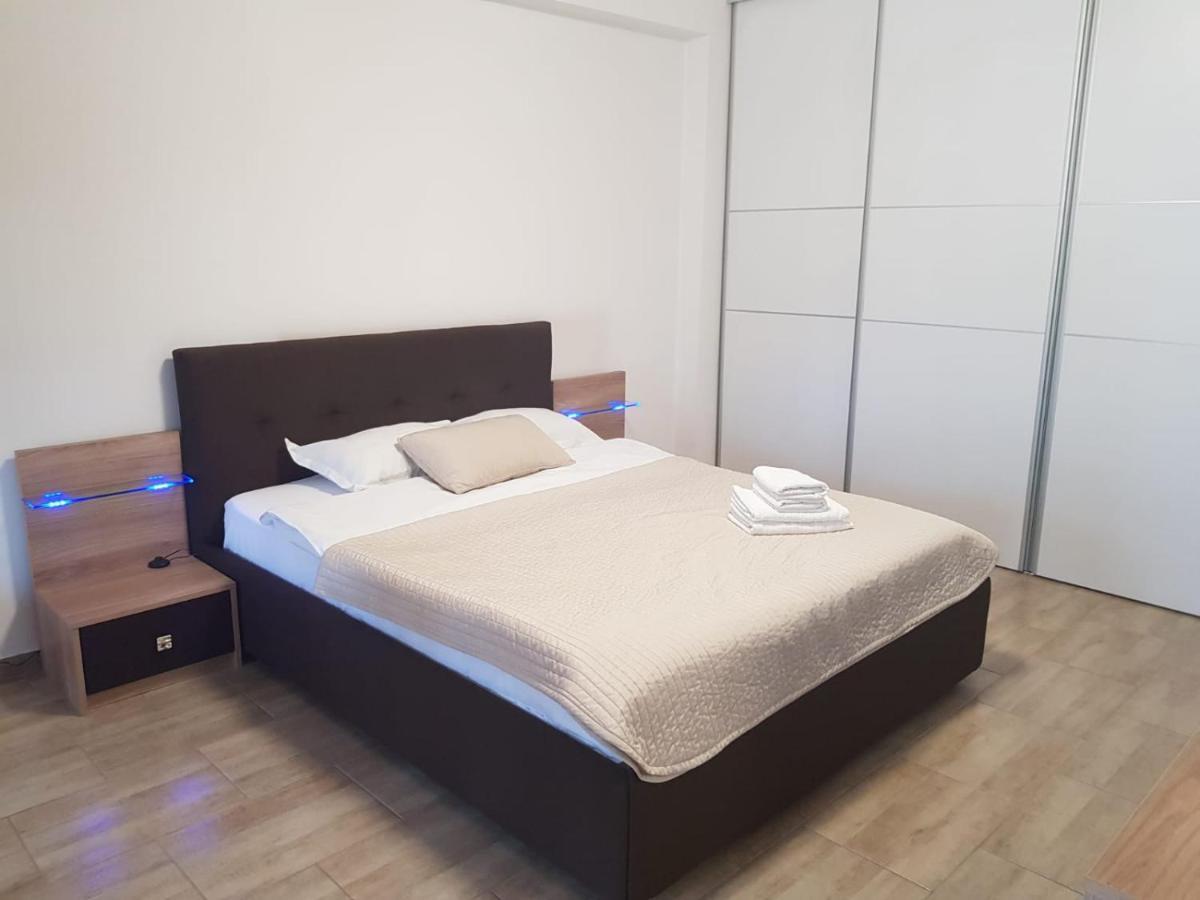 Aparthomes Fundeni Bukarest Exteriör bild
